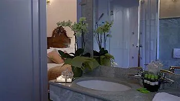 Palazzo Del Vicere Aparthotel Lezzeno Italy