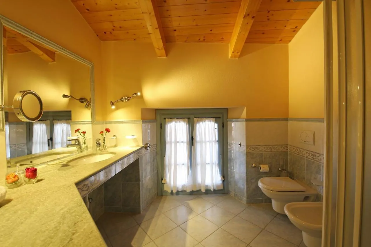 Palazzo Del Vicere Aparthotel Lezzeno 0*,  Italy