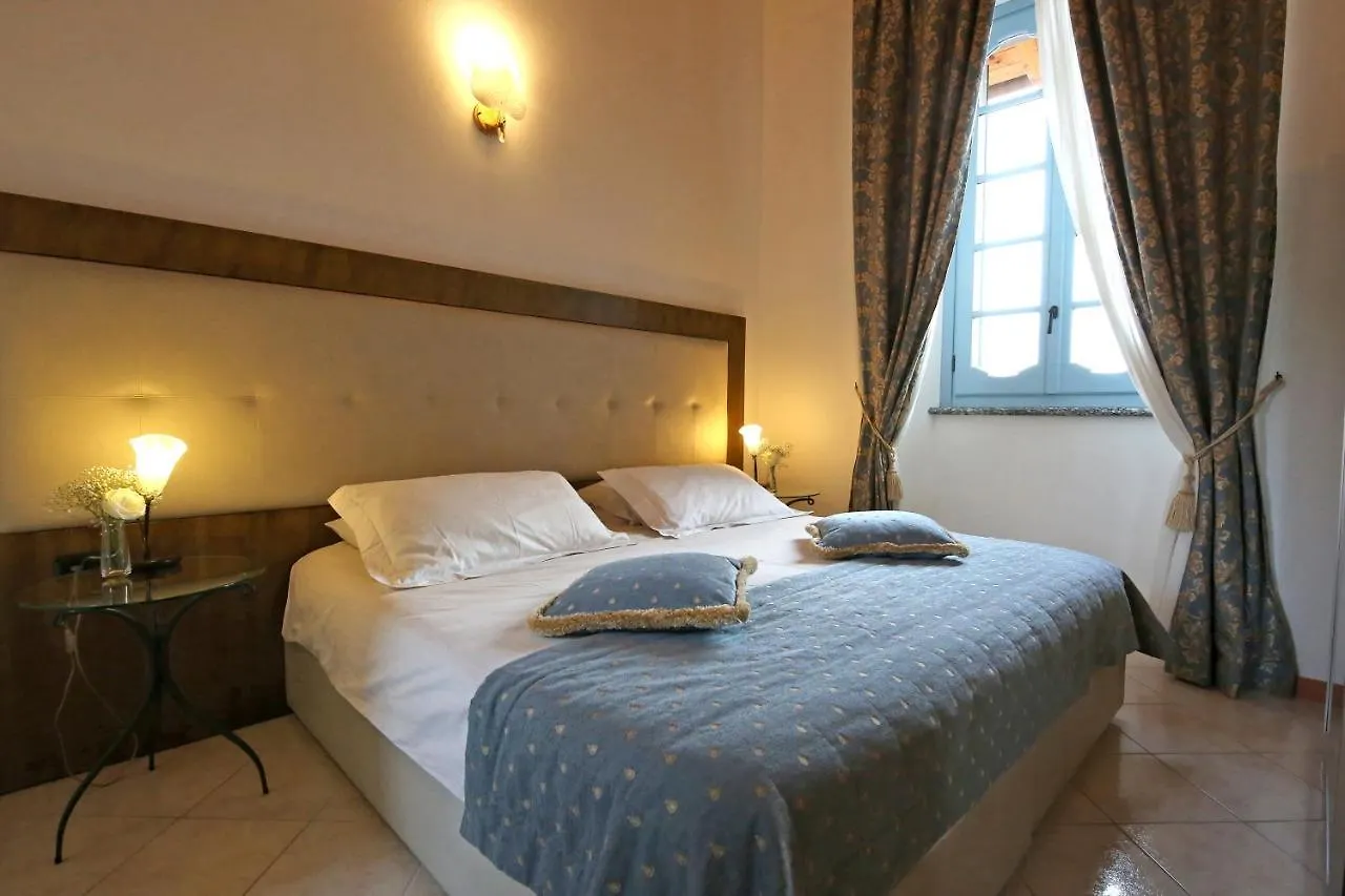 Palazzo Del Vicere Aparthotel Lezzeno Italy
