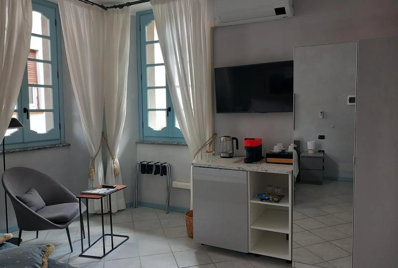 Palazzo Del Vicere Aparthotel Lezzeno Italy