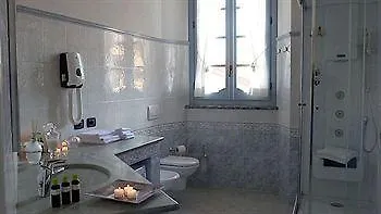 Palazzo Del Vicere Aparthotel Lezzeno Italy
