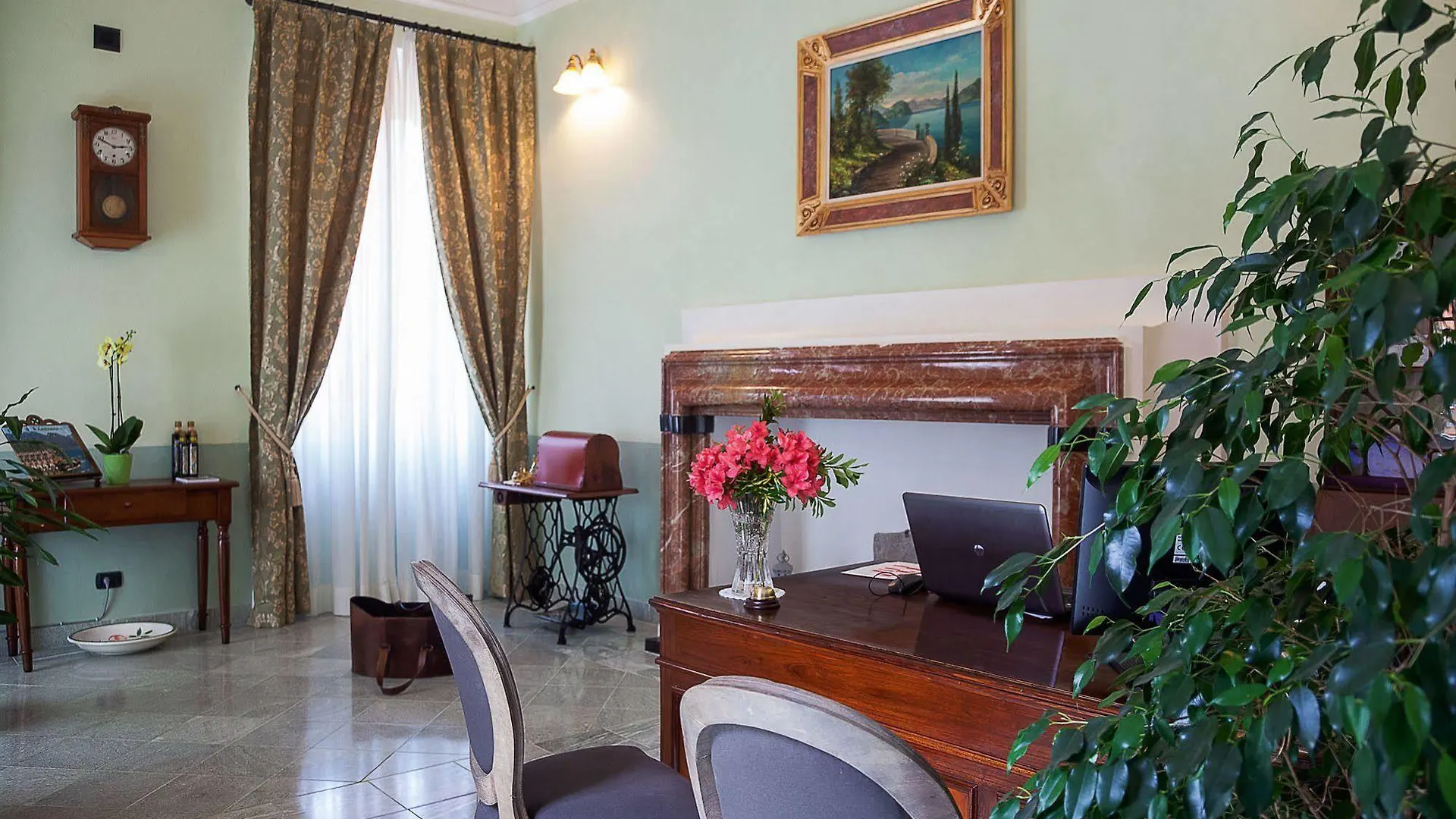 Palazzo Del Vicere Aparthotel Lezzeno