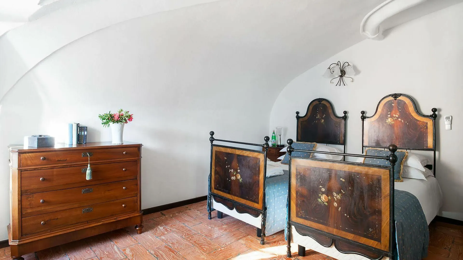 Palazzo Del Vicere Aparthotel Lezzeno Italy