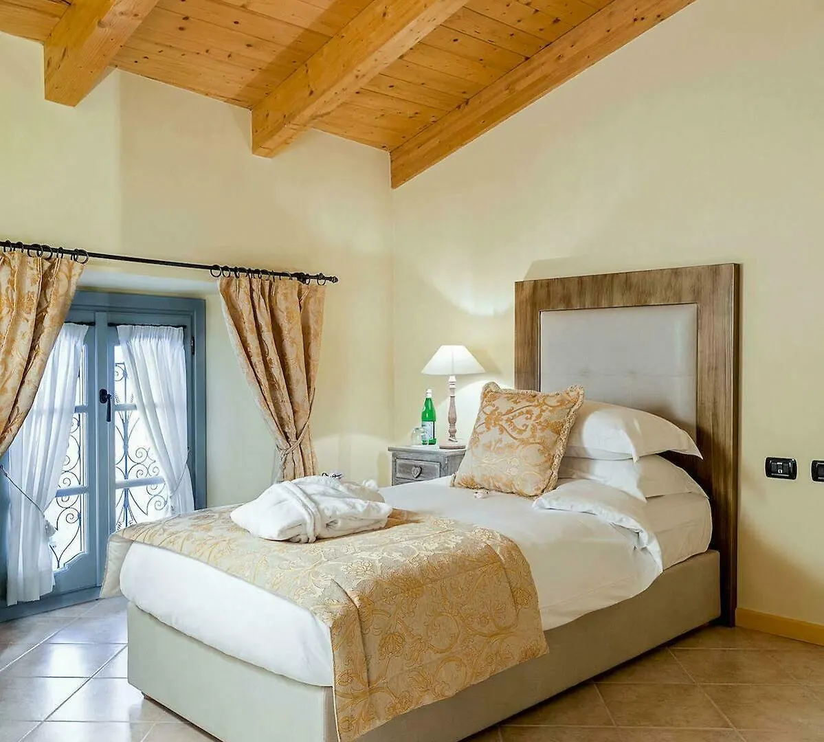 Palazzo Del Vicere Aparthotel Lezzeno Italy