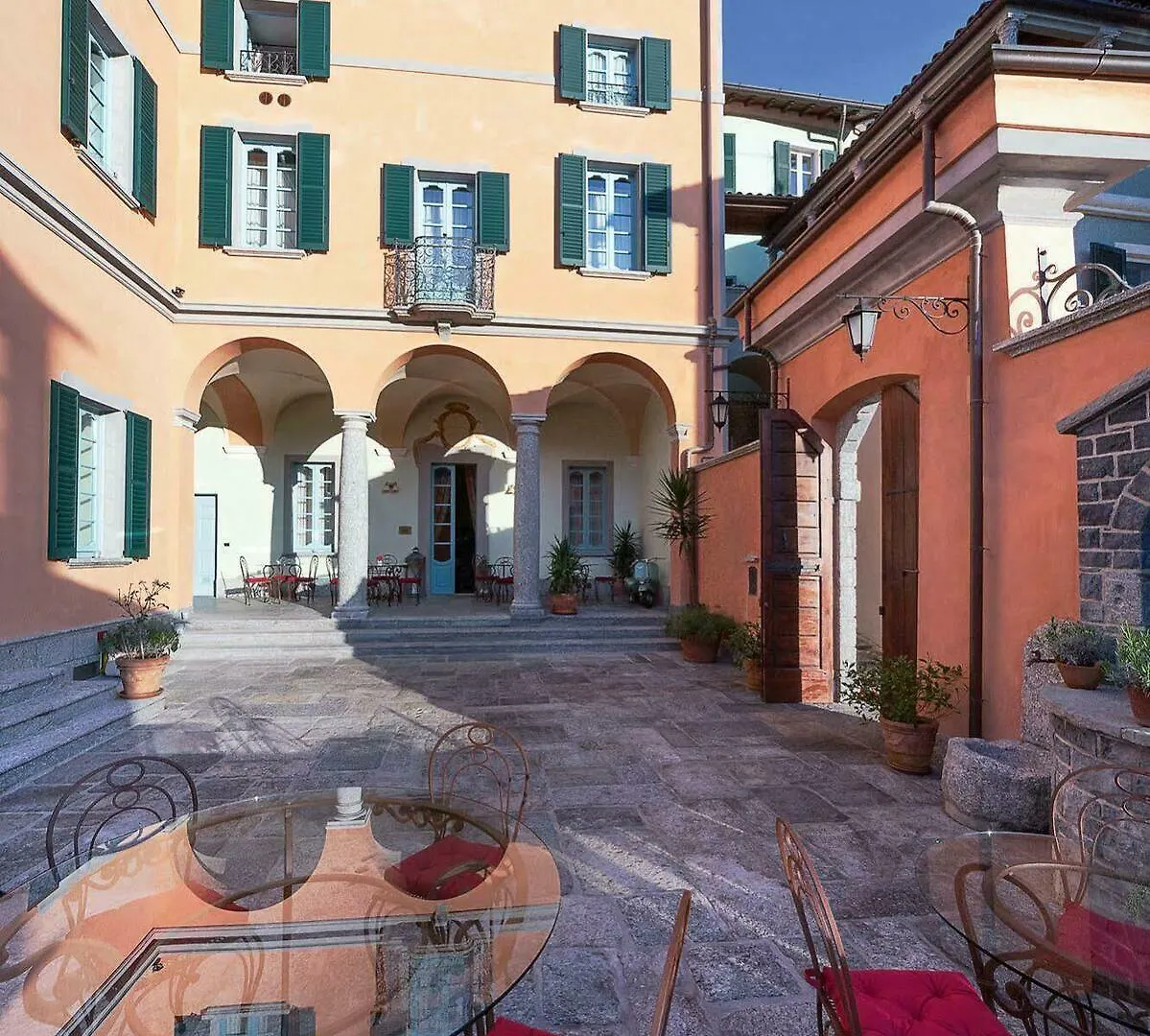 Palazzo Del Vicere Aparthotel Lezzeno 0*,  Italy