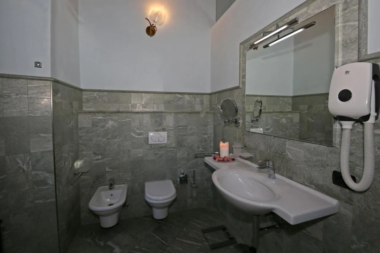 Palazzo Del Vicere Aparthotel Lezzeno